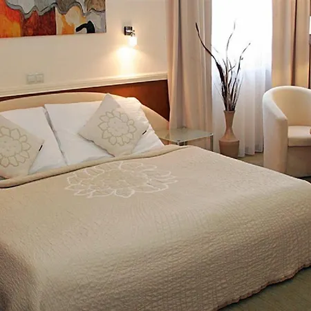 Medium Hotel 4*