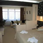Medium Отель 4*
